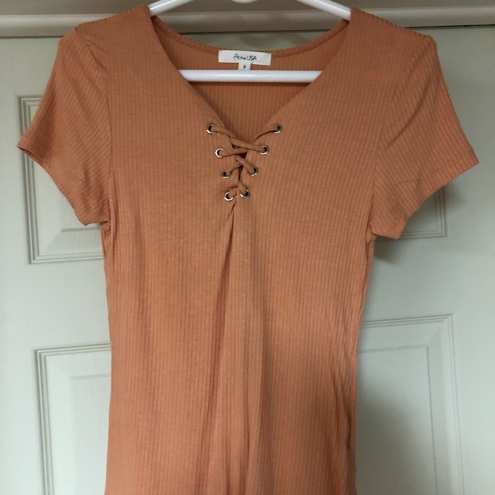 Short sleeve tie